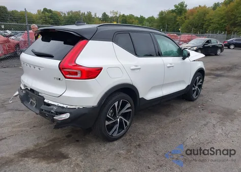2022 Volvo Xc40 T5 R-Design from USA, damaged, VIN YV4162UM6N2731830